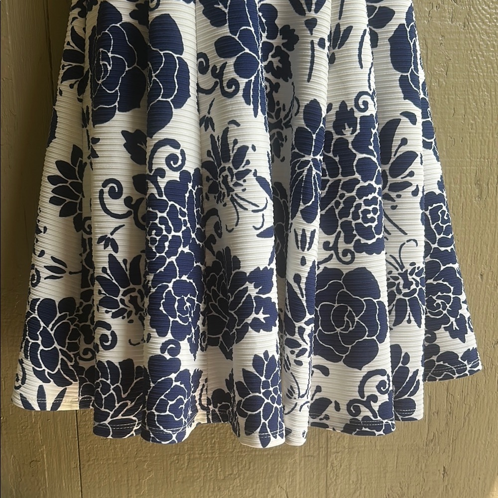 Danny & Nicole Navy and White Floral Print Dress - Picture 4 of 7